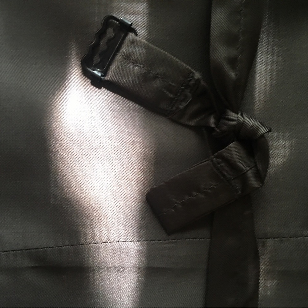 Men’s  or ladies Black and silver Vest Size M - Picture 9 of 10
